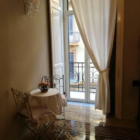 Live And Naples